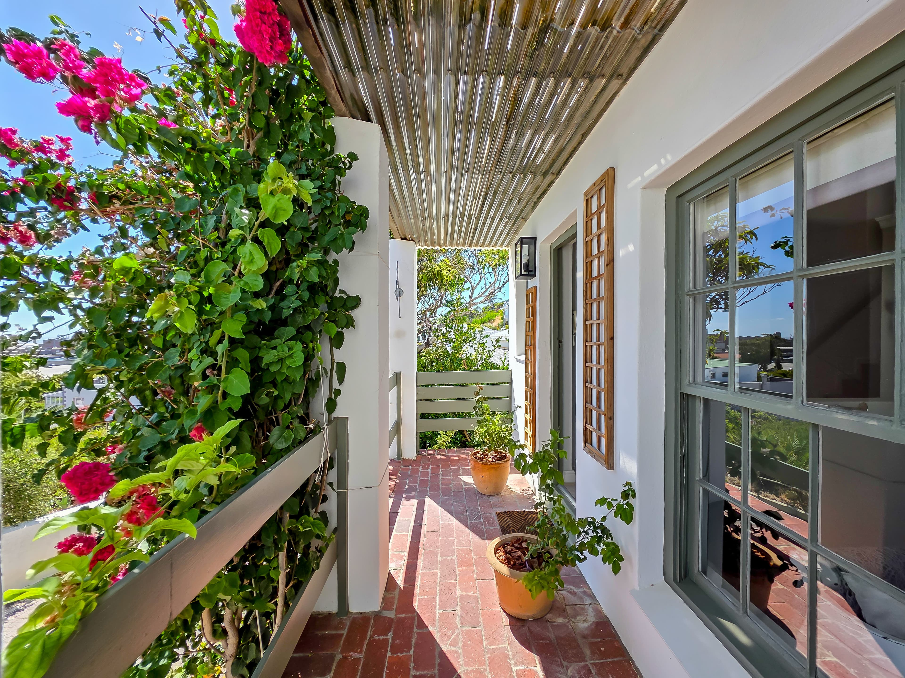 The entrance way, facing the sea and yacht basin.
